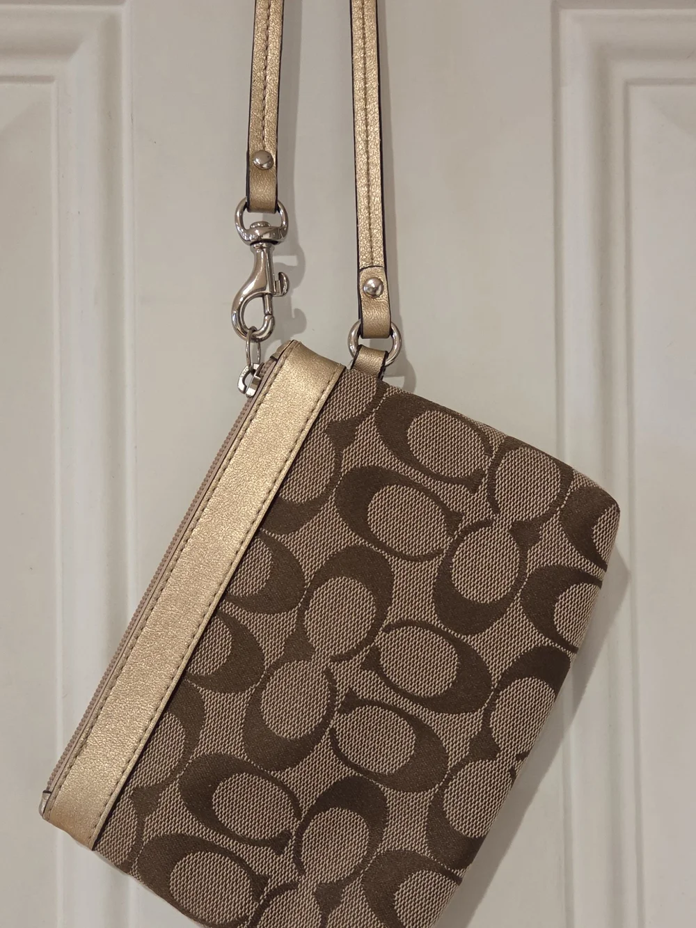 Coach wristlet tan